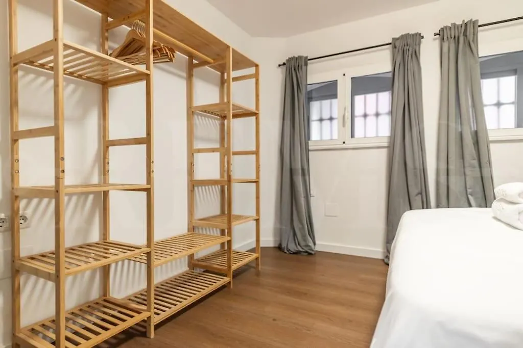 Central Apartment With Private Patio By Rems Malaga
