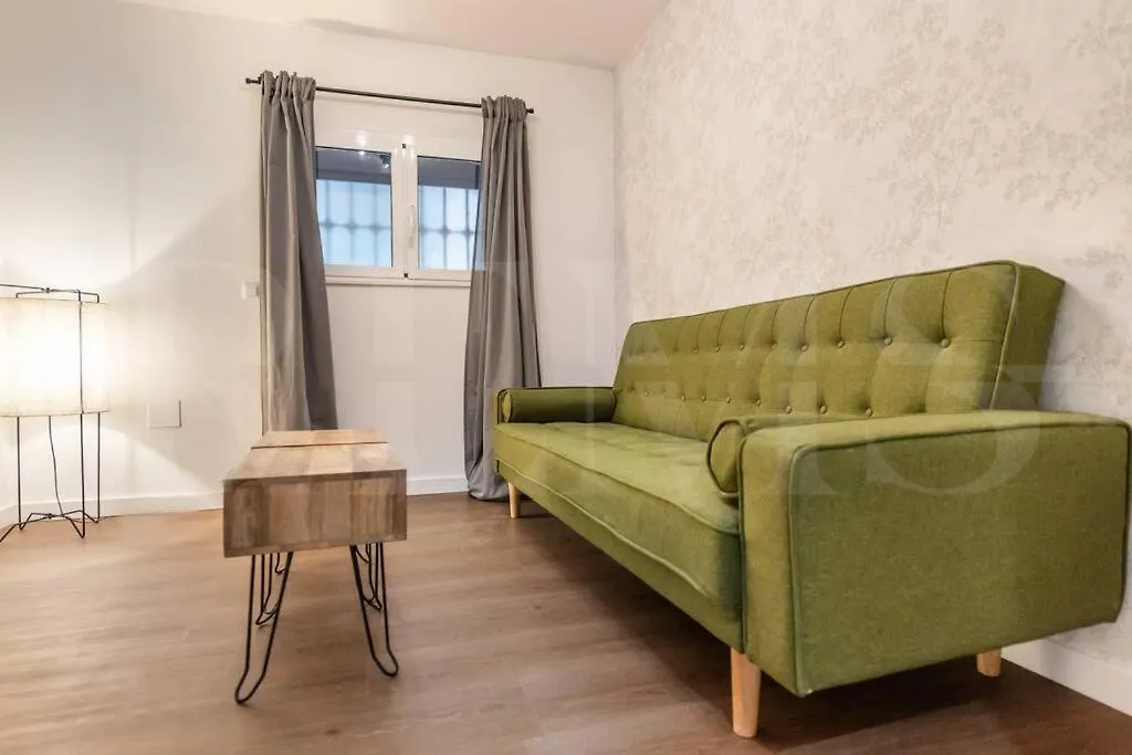 Central Apartment With Private Patio By Rems Malaga